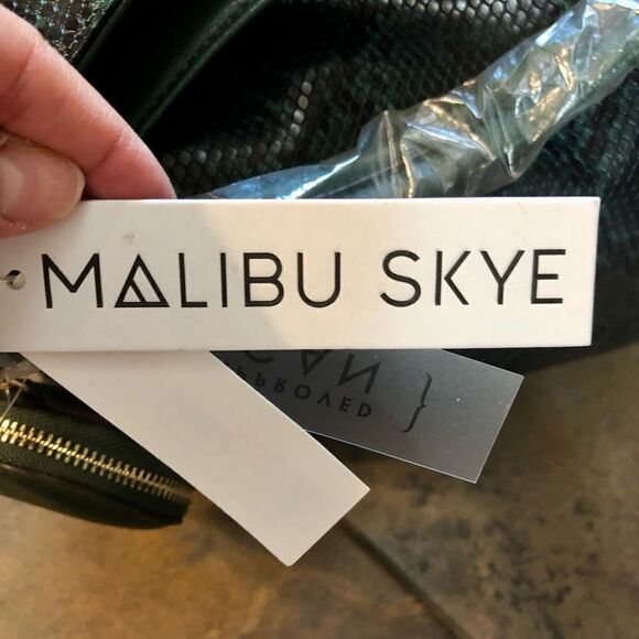 NWT Malibu Skye Olive Snake 2 Piece Purse - Picture 11 of 16